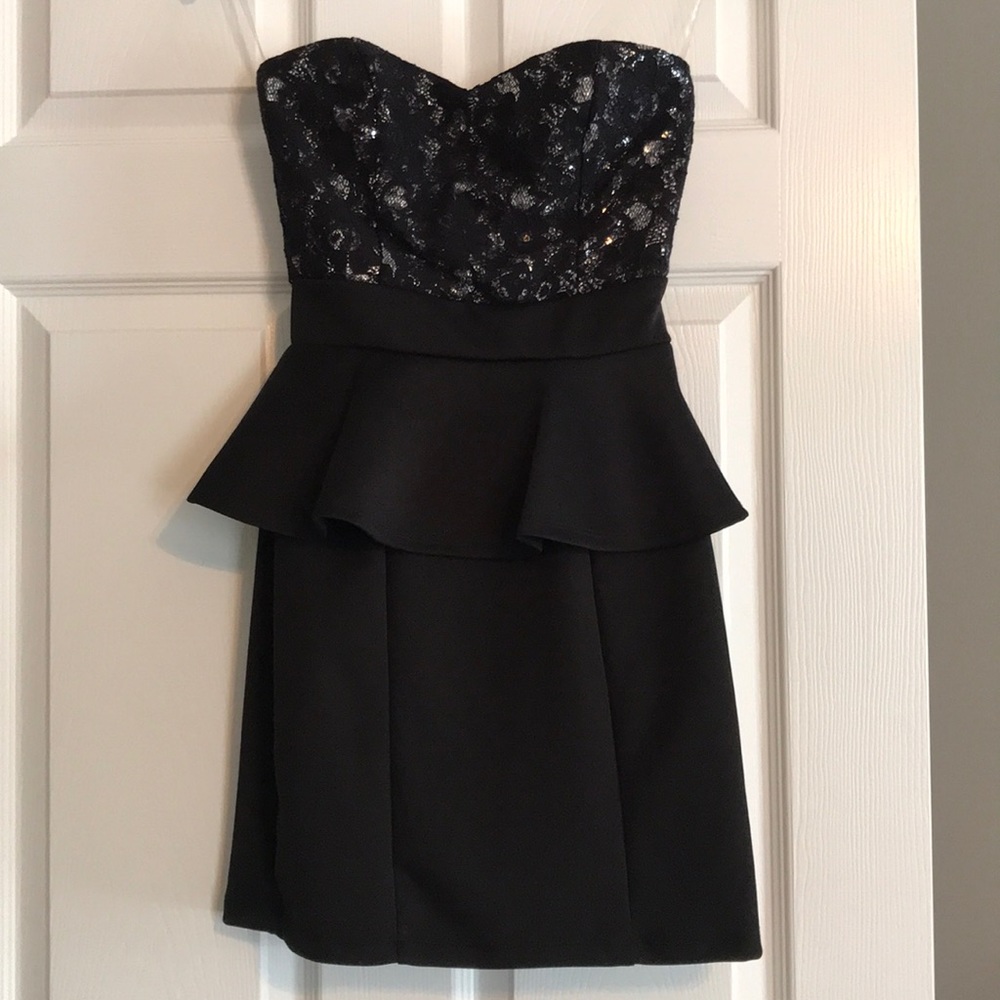 Perfect dress for Homecoming! Never worn! Size 5.